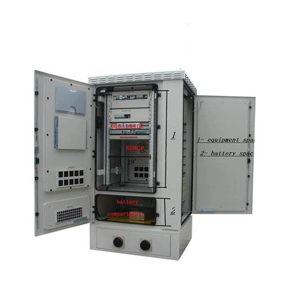 What kind of patch cord is used in the fiber optic transceiver 